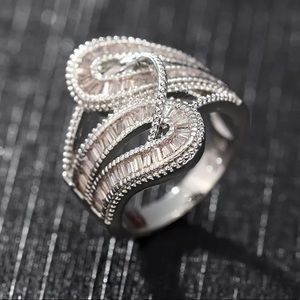 Stunning Sterling silver ring